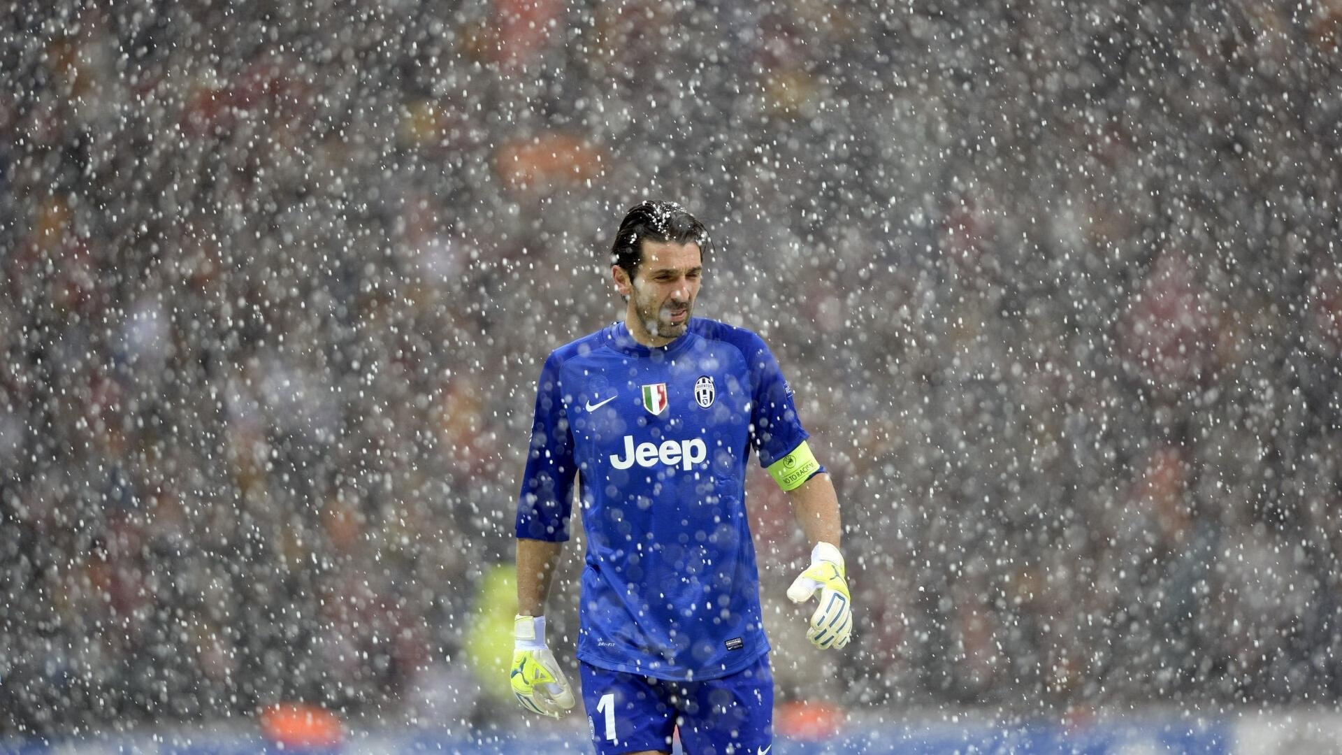 国际足球赛场风云再起：球场传奇，国际足球大赛